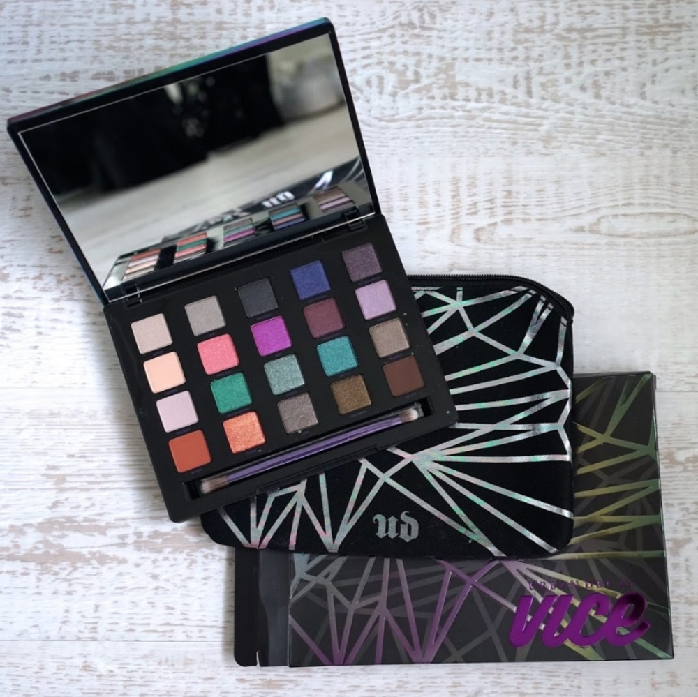 Urban decay vice 4 eyeshadow palette new in box